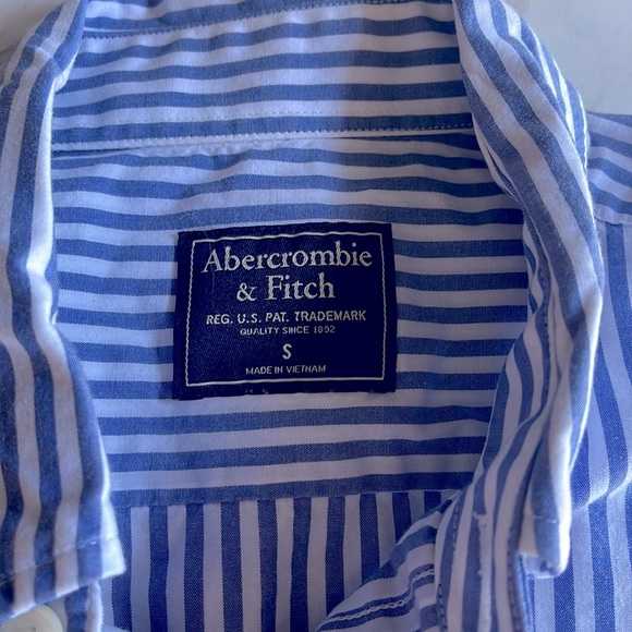Abercrombie & Fitch Mens’ Blue and White Striped Button Down Shirt NWOT - Picture 2 of 6